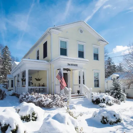 34 State "Historic Luxury Suites" Skaneateles
