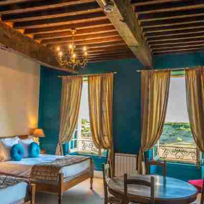 Hotel Raymond VII Rooms