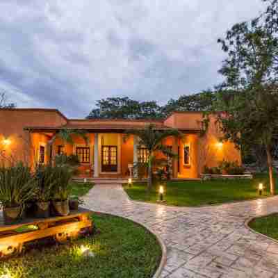 Hacienda Santa Cruz Merida Hotel Exterior