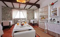 Hotel Casa Rosa - 2-Star