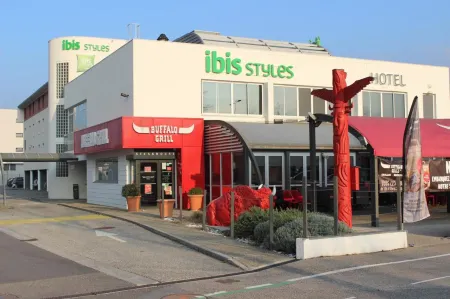Ibis Styles Crolles Grenoble A41 Отели в г. Сен-Пьер-де-Шартрёз