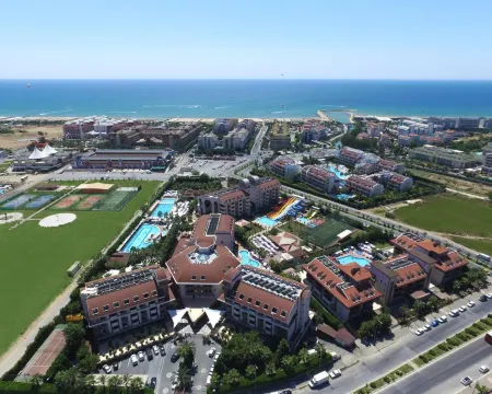 Primasol Hane Family Resort Hotel Отели рядом с достопримечательностью «Храм Аполлона»