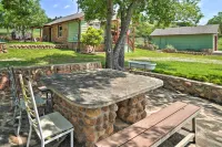 Enchanting Hilltop Cottage in Medicine Park! - 3-Sterne
