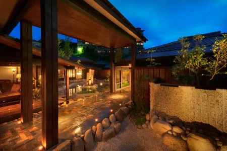 KUROTAKE-Luxury Retreat, Hirugami Отели рядом с достопримечательностью «Star Village Achi»