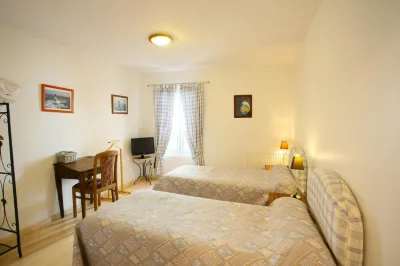 Logis Auberge la Cremaillere Hotels in Bommes