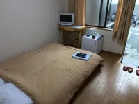 Minshuku Takenoya Hotels near Benesse House Museum