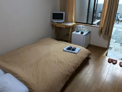 Minshuku Takenoya Hotels near Shimacoya