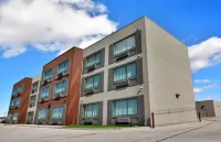 Hotel 21 Các khách sạn gần Rebecca Winters Memorial