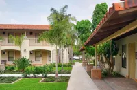 The Bungalows on Shary Hotels in Mission