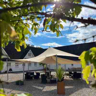 Gl. Brydegaard Hotel Exterior