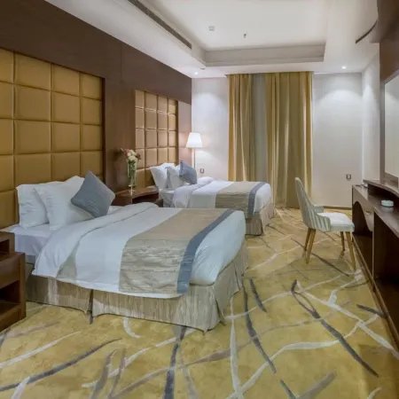 Al-Fursan United Hotel, Hira Street