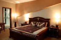 Crossroads Hotel