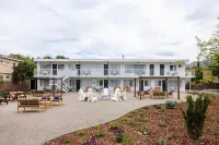 Kettle Valley Beach Resort Hotel di Penticton
