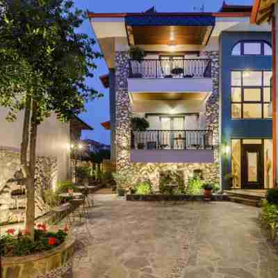 Meydani Suites Hotel Exterior