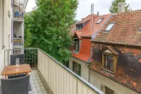 Charming City Apartment with parking spot - โฮมสเตย์