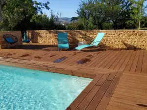 Lodges EN Pierres Dorees