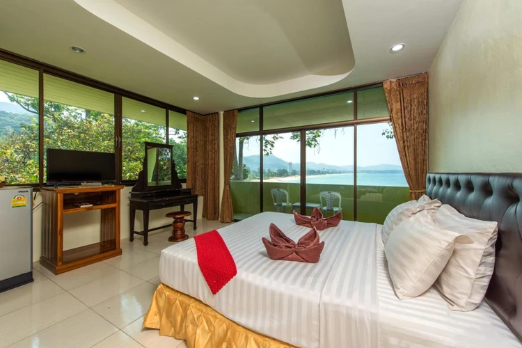 รูปภาพของบ้านกะรน ฮิลล์ ภูเก็ต รีสอร์ท