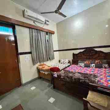 Shri Gaya Prasad Dham Rooms