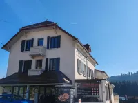 Auberge du château de Joux Hotels in der Nähe von Théâtre Bernard Blier