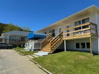 Hotel-Motel Fleur de Lys Hotels in Perce