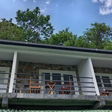 Glenview Hotel & Homestay