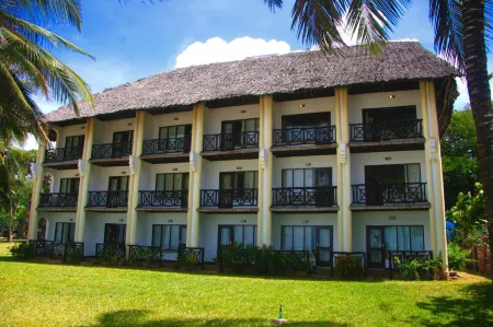 Papillon Lagoon Reef Hotel