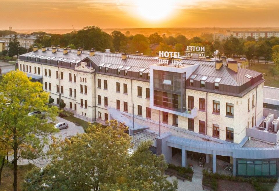 hotel overview picture