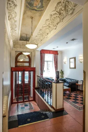 Hotel Tivoli Prague Отели рядом с достопримечательностью «Кафедральный собор Святых Кирилла и Мефодия»