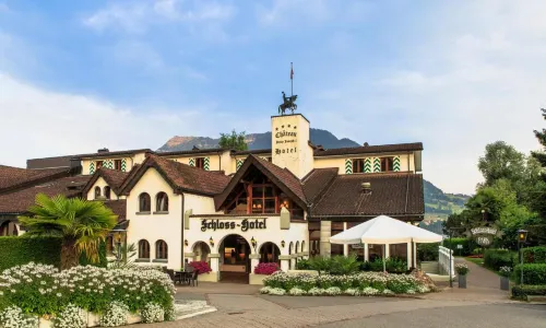 Swiss-Chalet Merlischachen - Romantik Schloss-Hotel am See