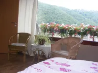 Zum Achten Himmel Hotels in Ernst