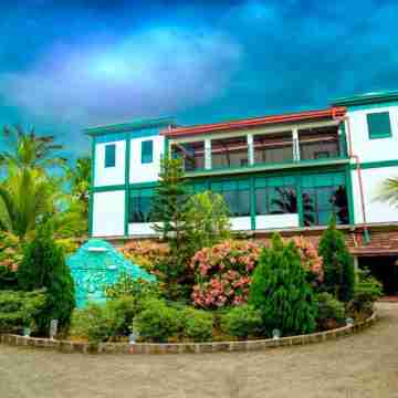 Nirmaa Shadow Inn Hotel Exterior