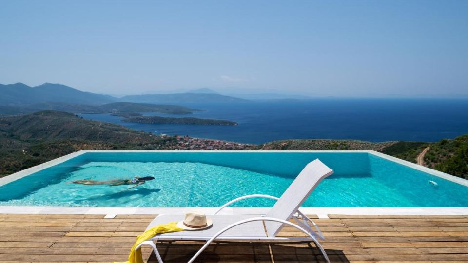 Esperos Suites & Villas