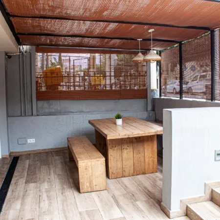 Y Hostel - Albergue Juvenil