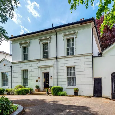 Edgbaston House Hotels near Selly Manor