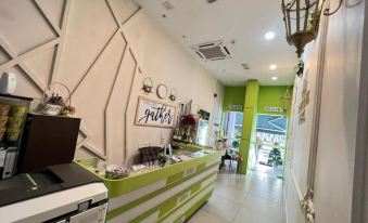 The Tree Boutique Hotel - Housity