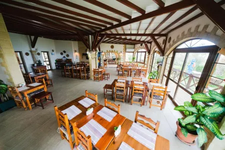 Topset Hotel Отели в г. Agios Georgios