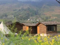 S Plus Bungalow Hotels in Ta Van