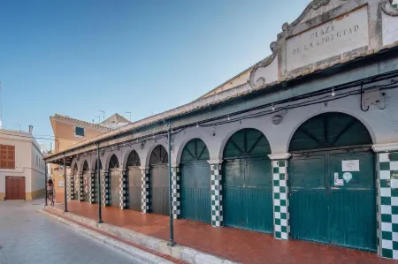 Tres Tocs Отели рядом с достопримечательностью «Es Bot - Algaiarens»