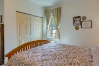 Walk to Restaurants and Shops Apt in Pennsylvania!