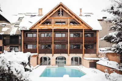 Alliey & Spa Piscine Appart-hôtel Serre Chevalier Hotel a Nevache