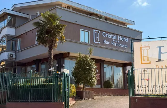 克里斯特爾酒店