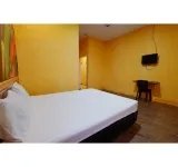 Hotel O Pondok Sahabat Vianty Near SDN Kampung Parang - parking