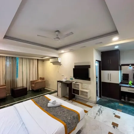 Meera Madhav Resort
