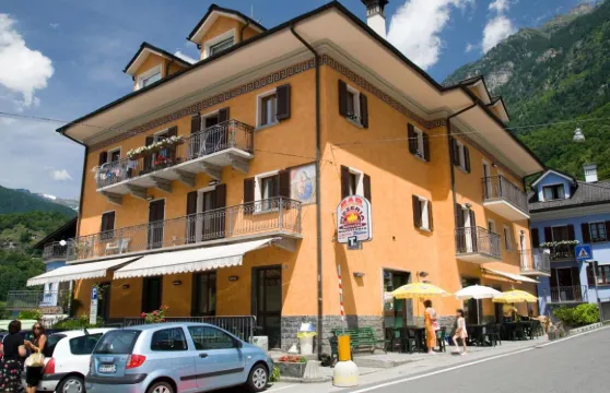 阿法塔卡梅爾卡法託里尼旅館