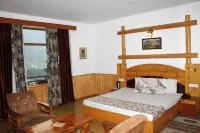 Hotel Mountain Trail Manali - Kitchens