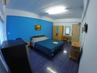 Earth Mansion Sai 5 Hotel di Sam Phran