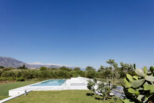 Mikro Livadi Special Lodges - Has an Eco Salt Water Pool - 150m from the Beach Hotel a Pirgos