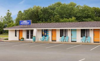 Dover Inn and Suites - Housity