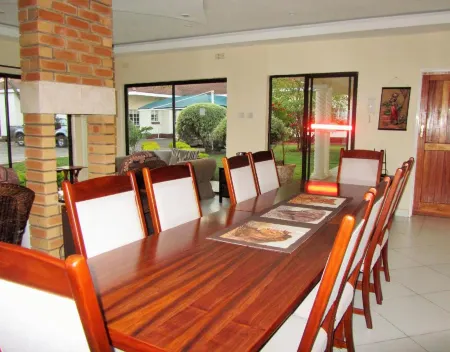 Art Lodges Отели в г. Хараре