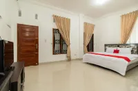 RedDoorz Syariah near Universitas Putra Indonesia Padang Hotel dekat Kampus 3 Universitas Negeri Padang